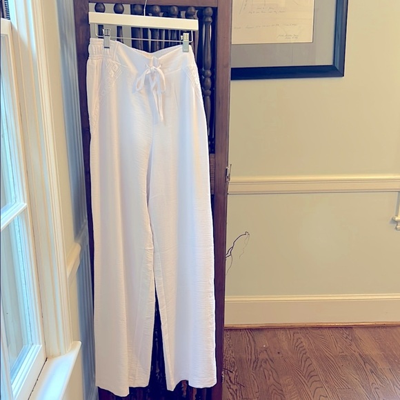 SOHO Lightweight Pants White Elastic Waist Lace Detail Pull On Size Medium - Picture 1 of 7